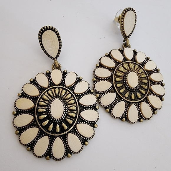 NEW Ivory Wood Antique Gold Western Design Dangle Earrings - Picture 4 of 8